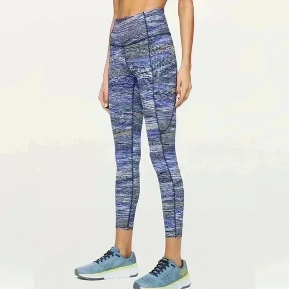 Lululemon Fast and Free Tight II - Size 4 - Picture 1 of 5